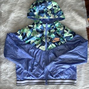 Nike girls windbreaker jacket